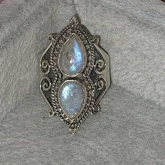Double Moonstone Vintage Style Ring Size 6 - Picture 5 of 7